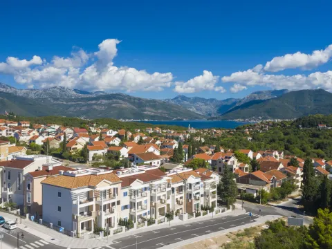 Prodaja, stan, 89m², Tivat, Crna Gora - image 8