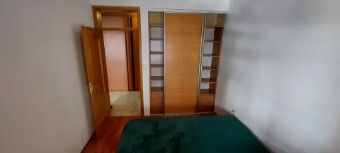 Spavaća soba sa ugradnim ormarom. - image 19