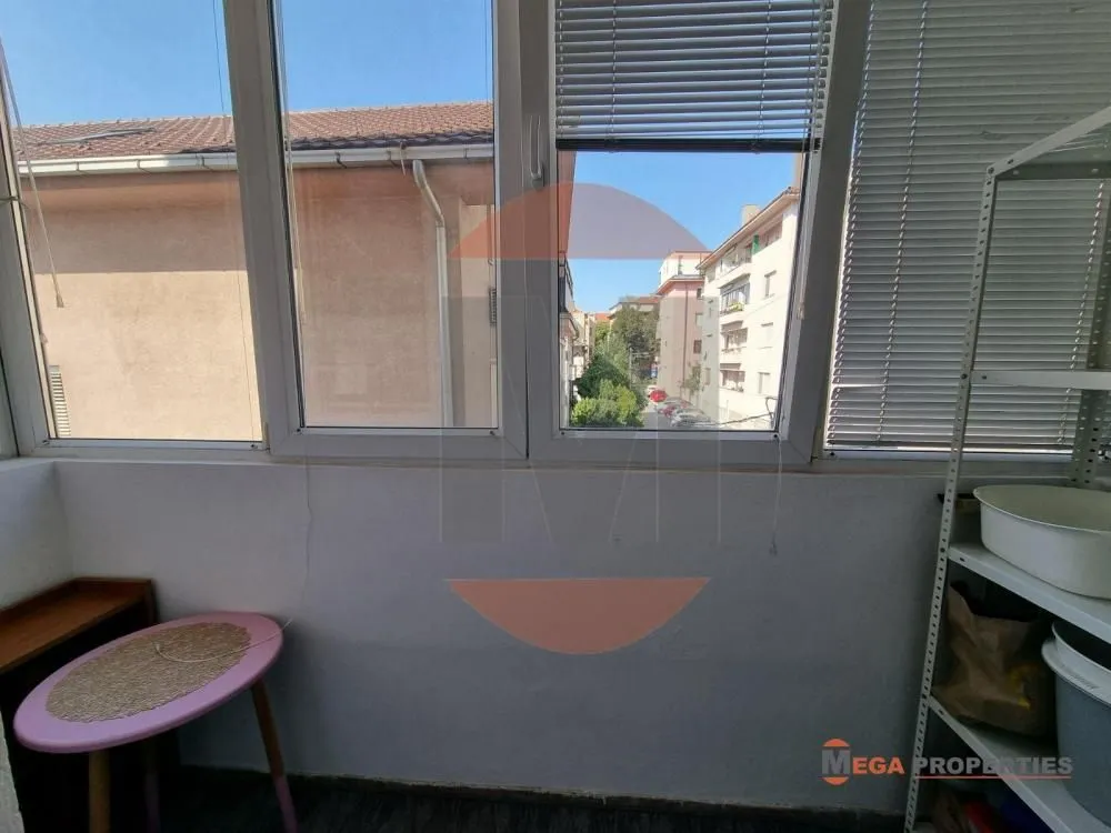 Rent, three bedroom apartment, 60m², Crveni Krst, Beograd