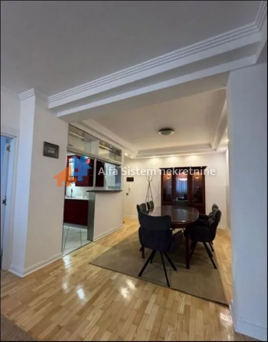 Izdavanje, četvorosoban stan, 120m², Savski Venac, Beograd