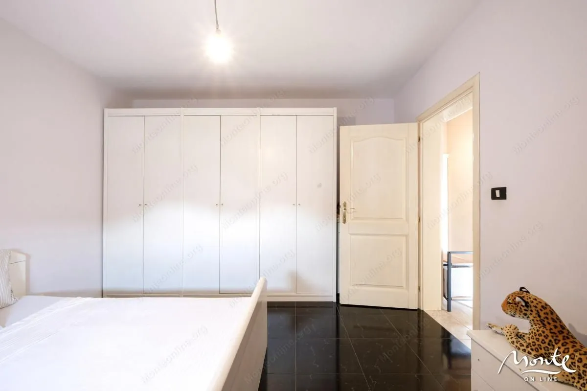 Sale, house, 280m², Bar, Crna Gora