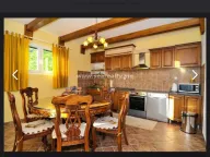 Izdavanje, stan, 200m², Tivat, Crna Gora - image 6