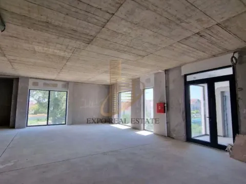 Izdavanje, poslovni prostor, 700m², Veternik, Novi Sad Sve Podlokacije - image 2