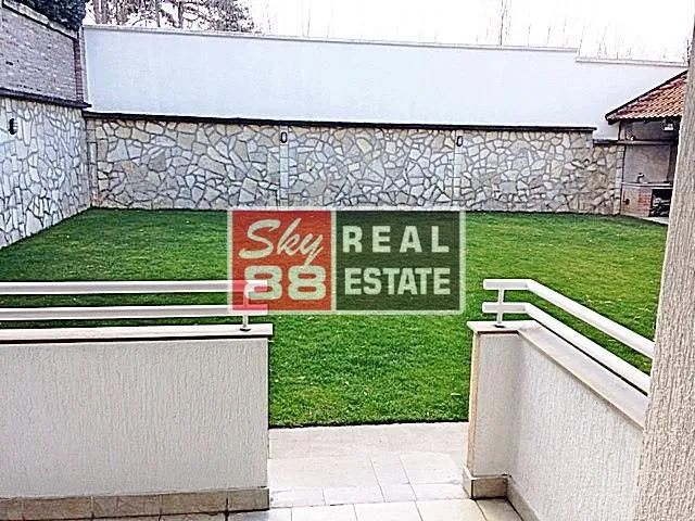 Rent, four bedroom apartment, 130m², Savski Venac, Beograd