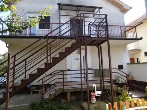 Prodaja, kuća, 148m², Futog, Novi Sad Sve Podlokacije