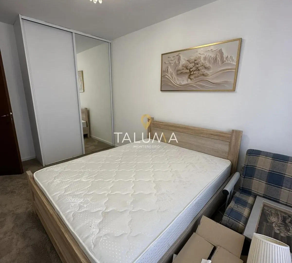 Rent, three bedroom apartment, 200m², Gorica C, Podgorica