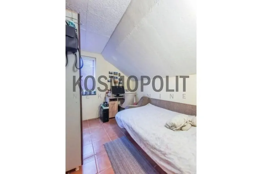 Prodaja, kuća, 172m², Zemun Ugrinovci, Zemun Sve Podlokacije
