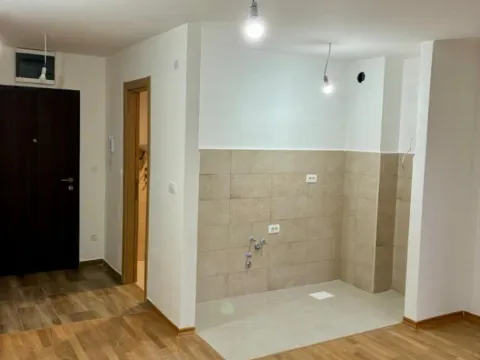 Prodaja, garsonjera, 27m², Stari Aerodrom, Podgorica - image 4