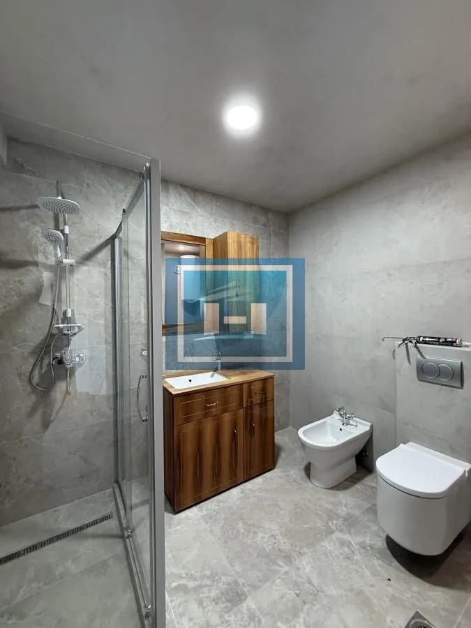 Prodaja, dvosoban stan, 77m², Vašarište, Jagodina