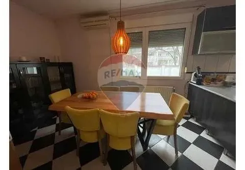 Izdavanje, kuća, 340m², Tološi, Podgorica - image 6