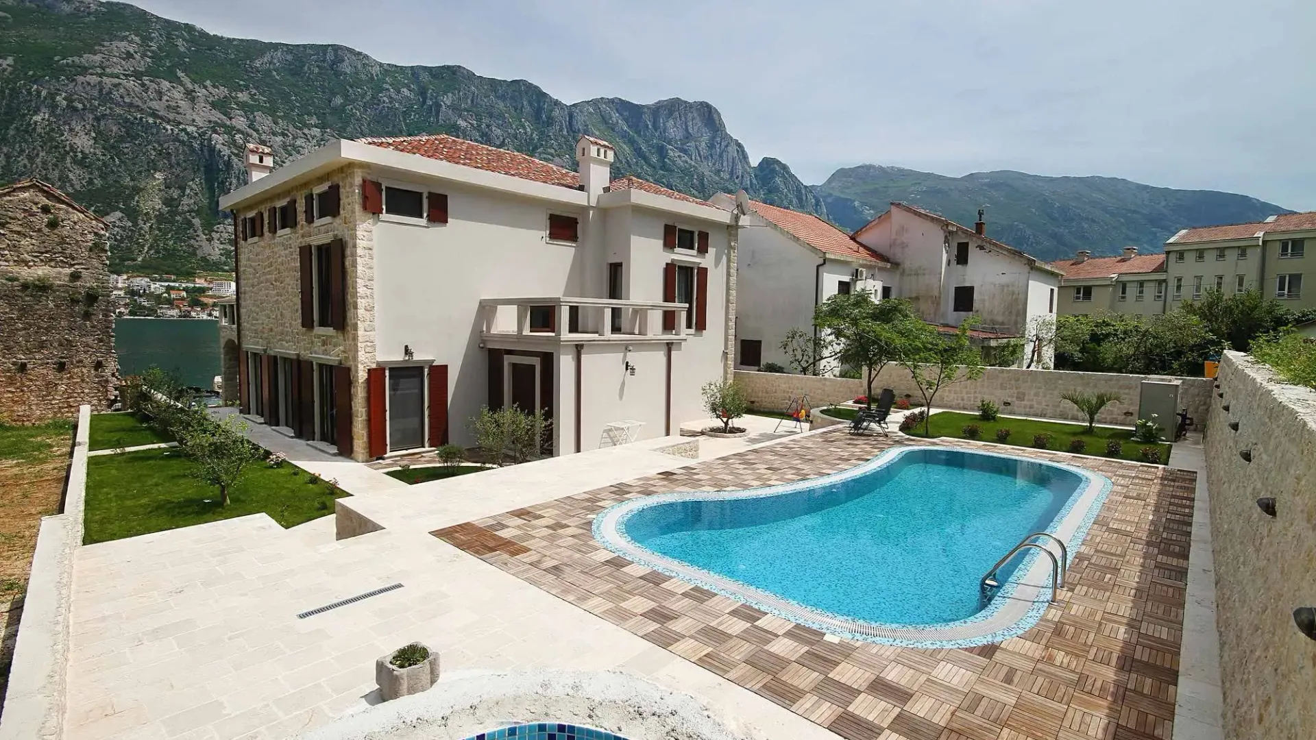 Sale, house, 497m², Prčanj, Kotor