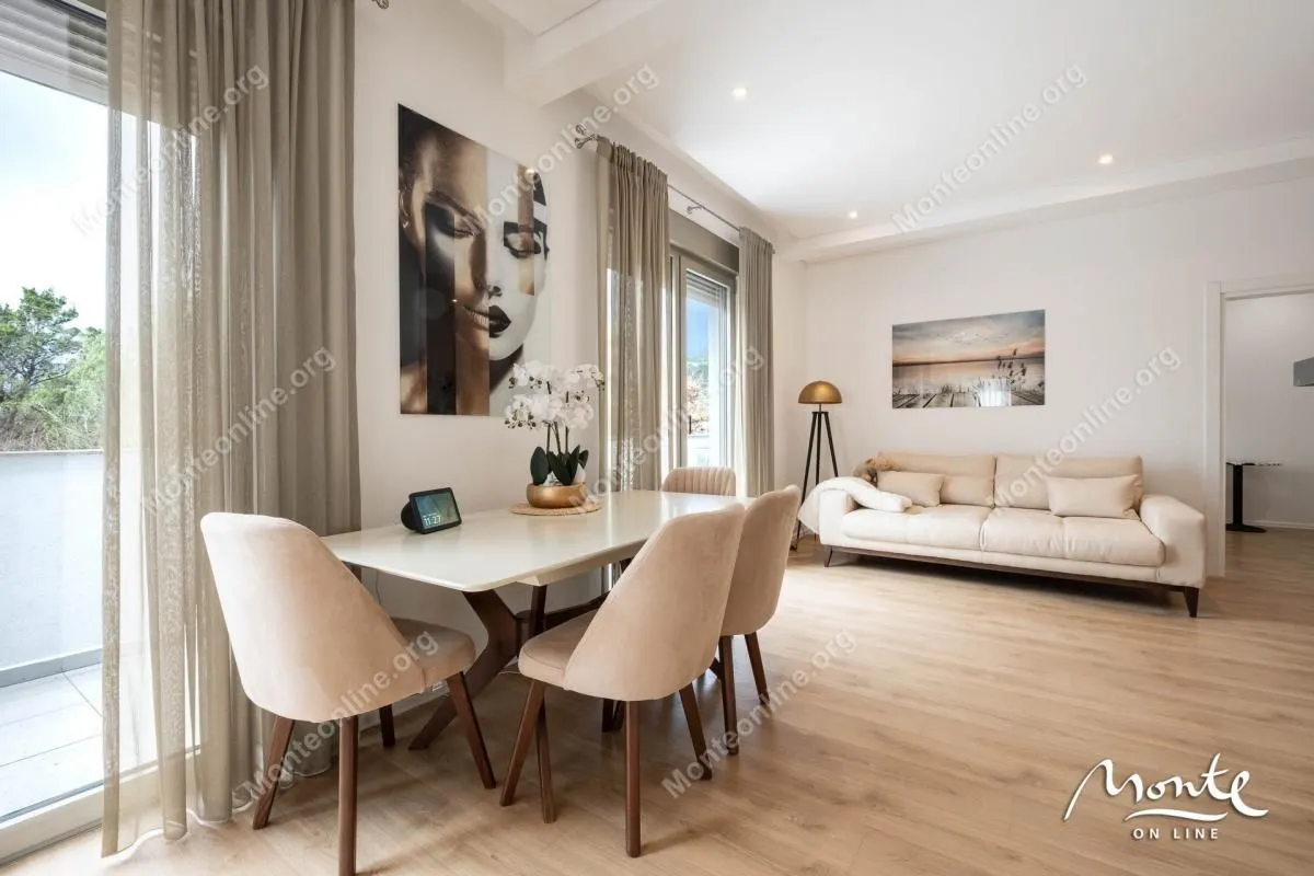Prodaja, dvosoban stan, 90m², Tivat, Crna Gora