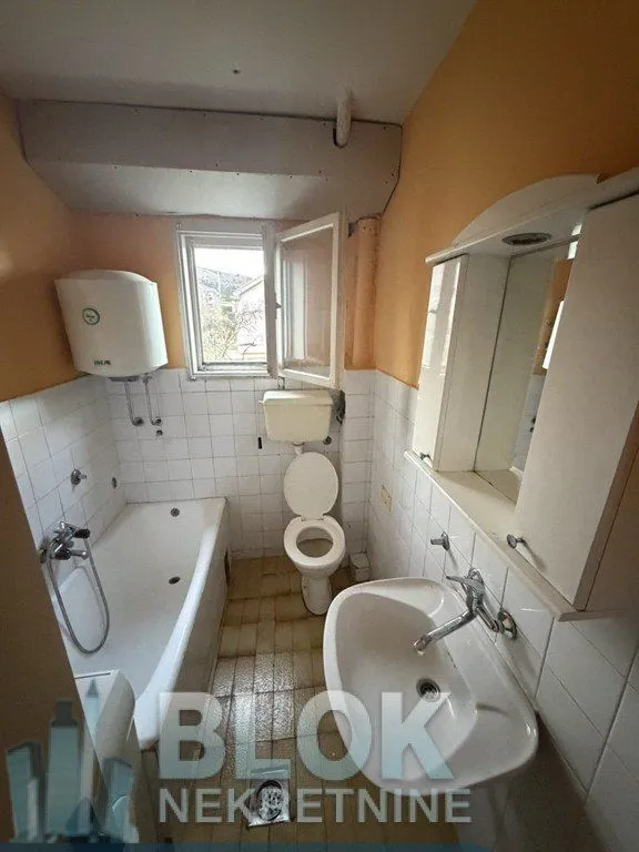 Izdavanje, dvosoban stan, 100m², Tološi, Podgorica