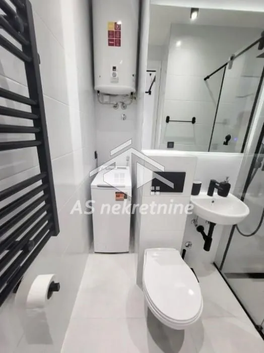 Izdavanje, stan, 33m², Stari Grad, Beograd