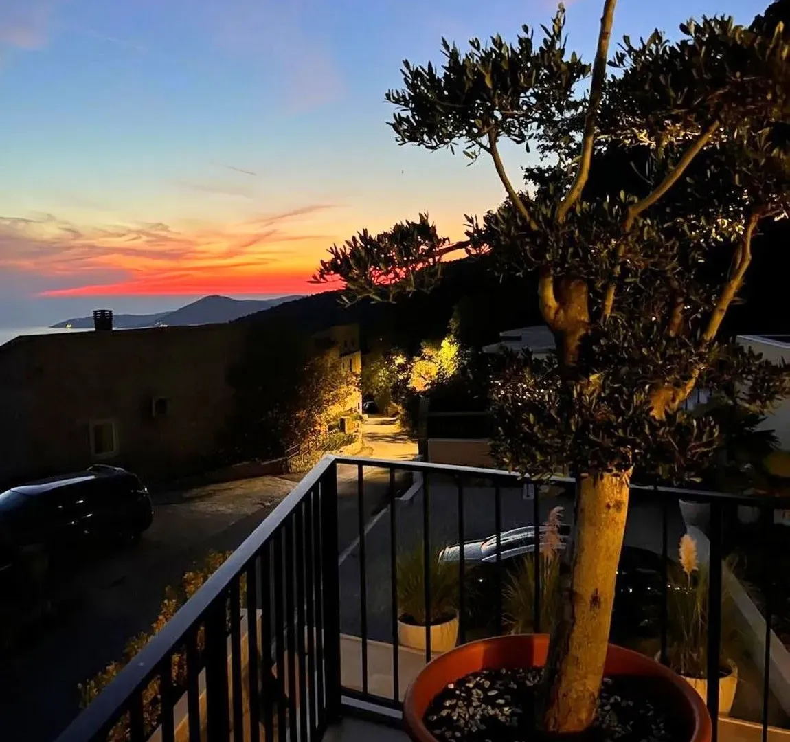 Sale, house, 257m², Kuljače, Budva