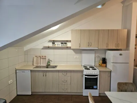 Rent, one bedroom apartment, 45m², Mažina, Tivat - image 4