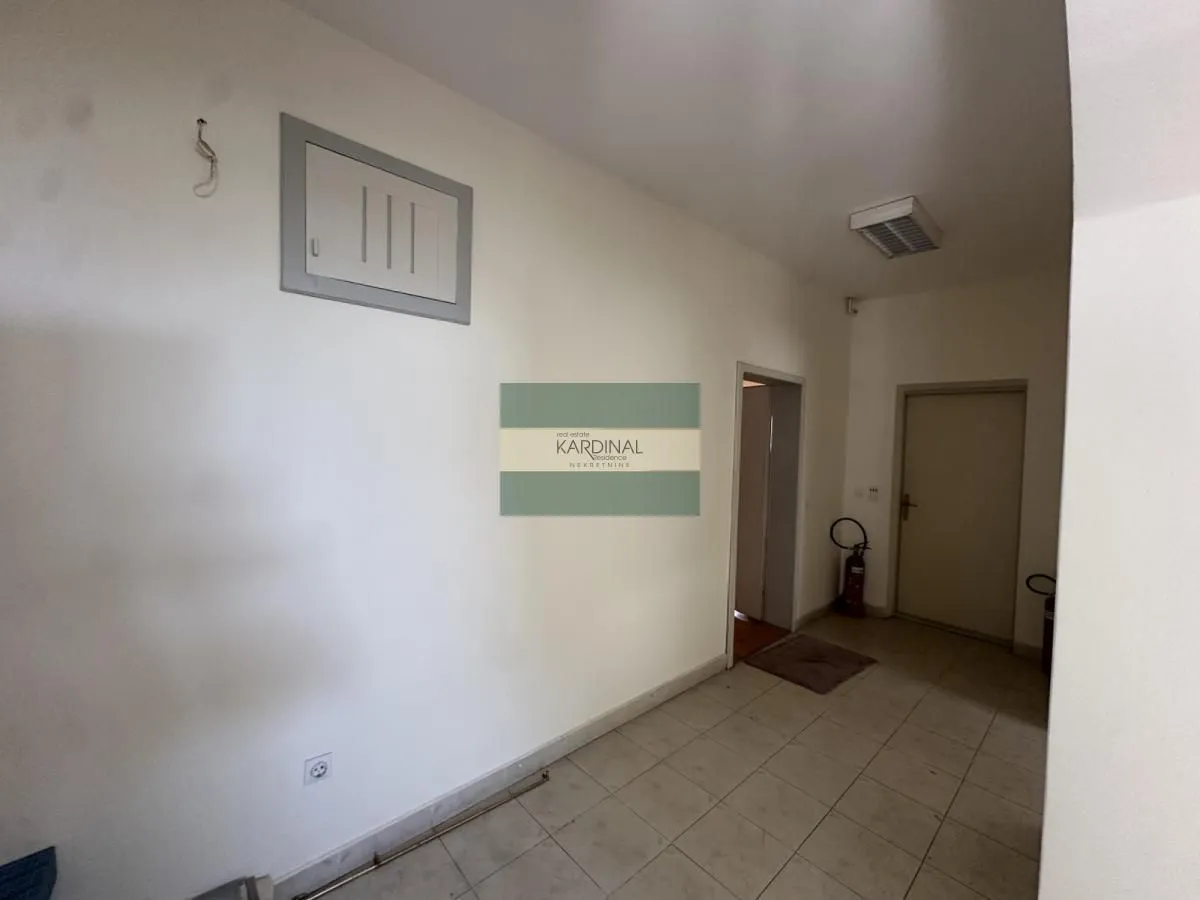 Rent, office space, 700m², Grošnica, Kragujevac