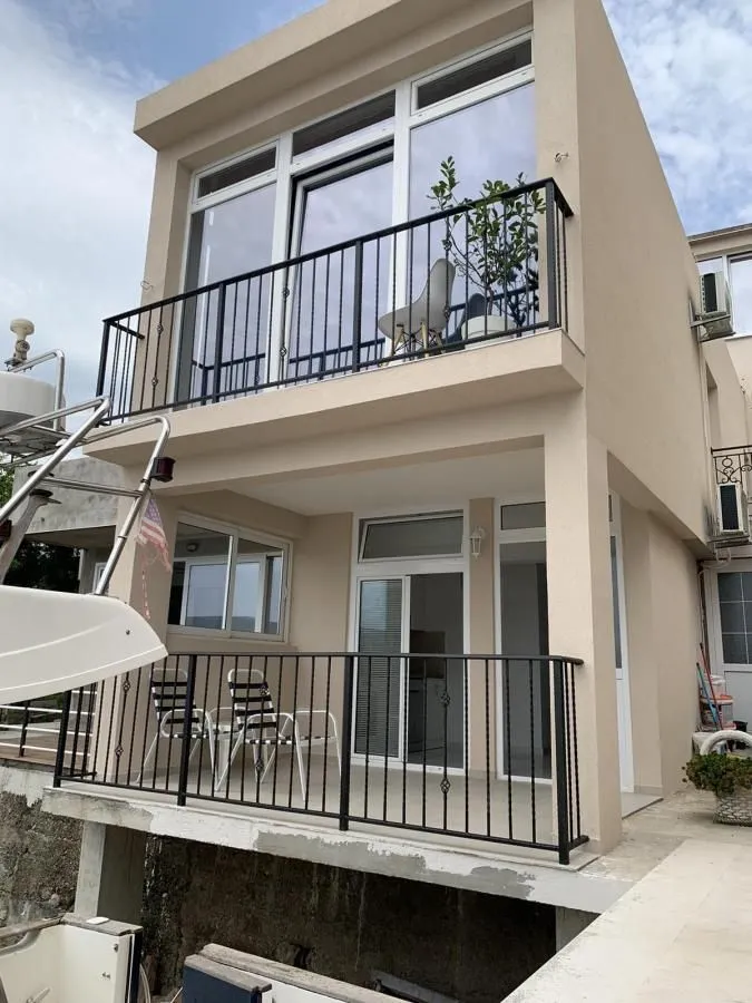 Rent, one bedroom apartment, 1m², Centar, Tivat