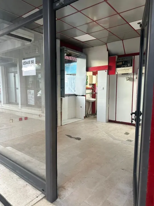 Izdavanje, poslovni prostor, 22m², Centar, Bar