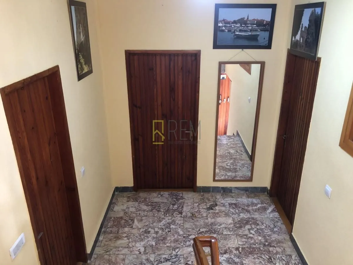 Sale, house, 300m², Šušanj, Bar
