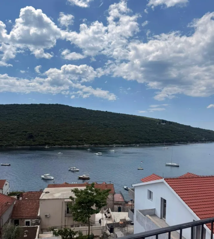 Prodaja, dvosoban stan, 92m², Bigova, Kotor