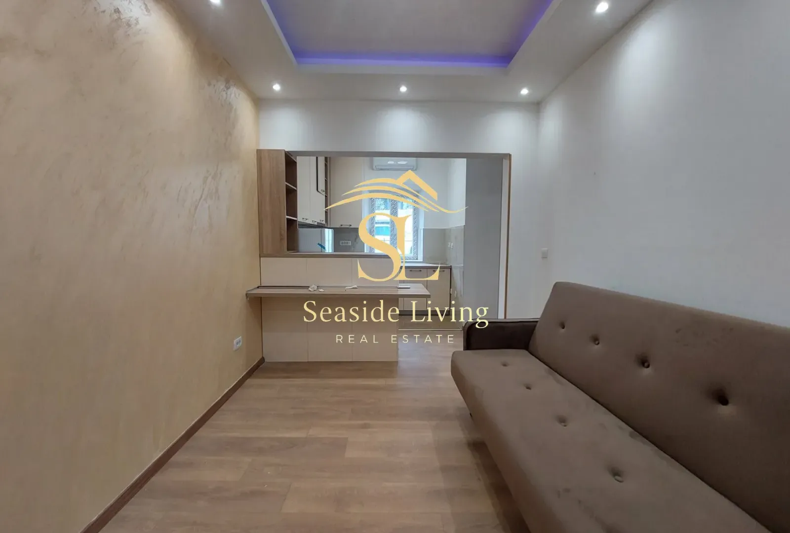 Izdavanje, jednosoban stan, 40m², Centar, Kotor