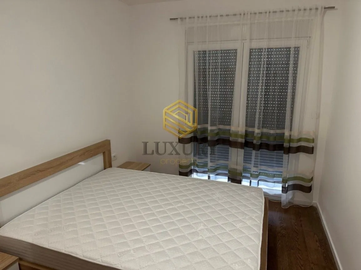 Izdavanje, jednosoban stan, 44m², Pobrežje, Podgorica