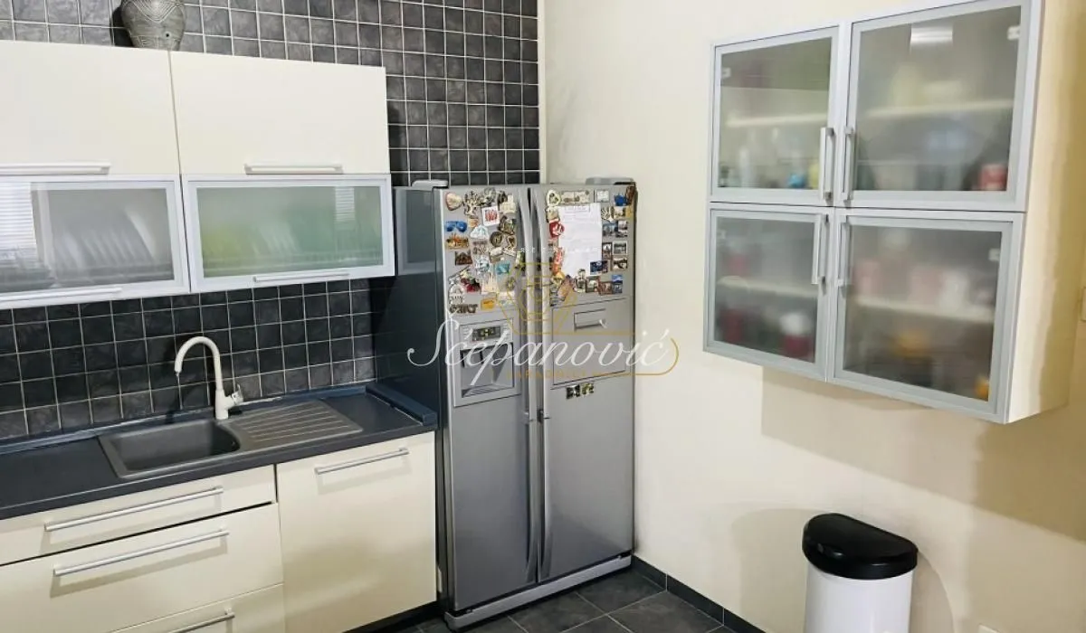 Prodaja, četvorosoban stan, 134m², Bulevar Oslobodjenja, Novi Sad Sve Podlokacije
