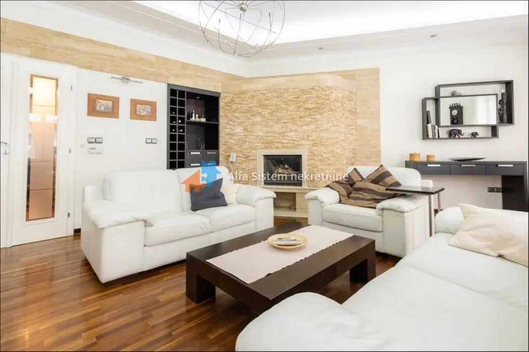 Rent, four bedroom apartment, 140m², Stari Grad, Beograd