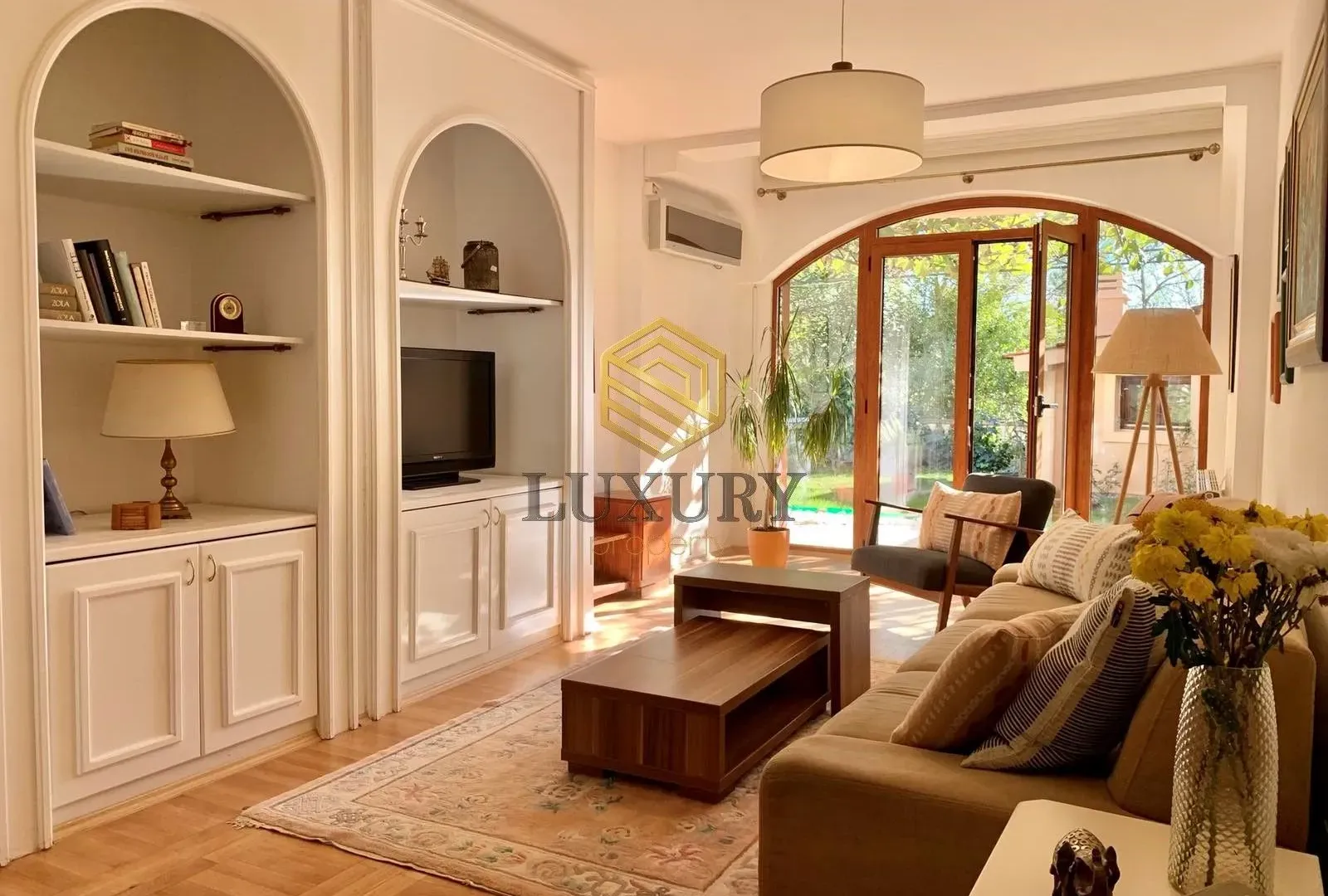Izdavanje, kuća, 110m², Centar, Podgorica
