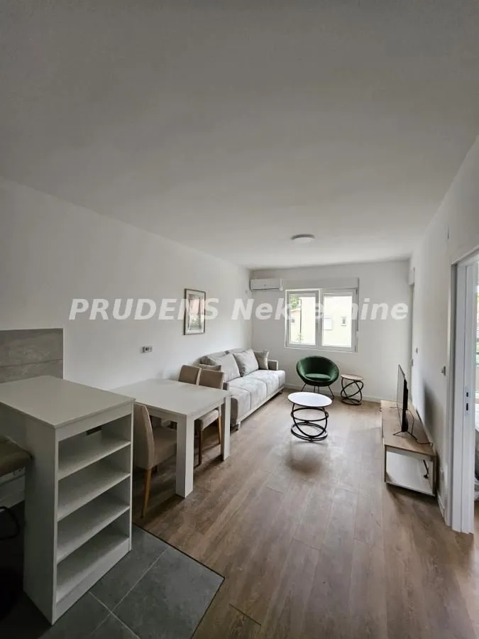 Rent, one bedroom apartment, 35m², Ledine, Beograd