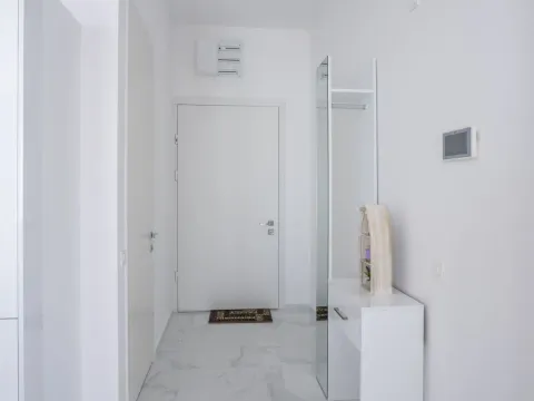 Rent, two bedroom apartment, 51m², Bečići, Budva - image 15