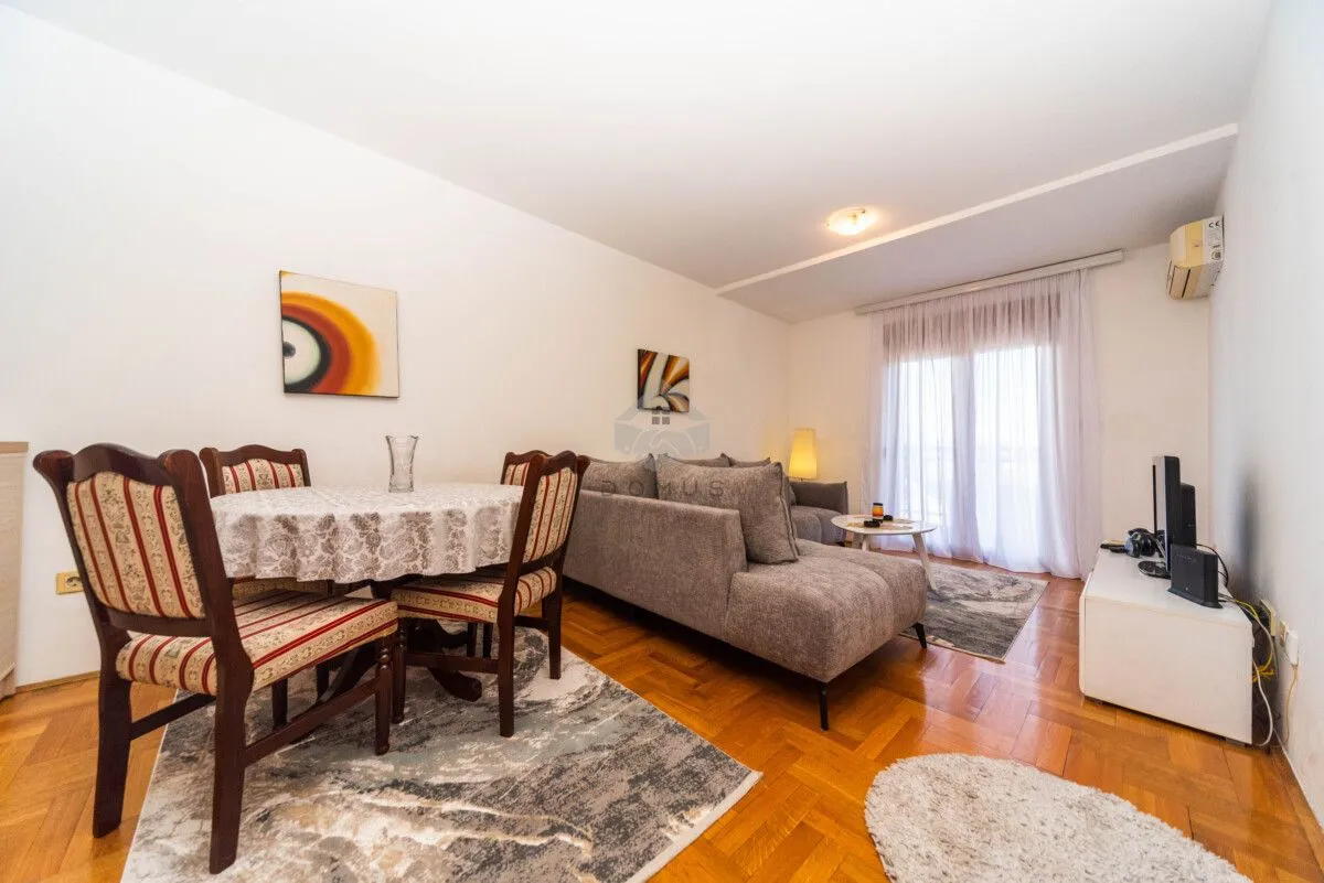 Izdavanje, dvosoban stan, 75m², Stari Aerodrom, Podgorica