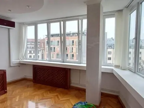 Izdavanje, poslovni prostor, 154m², Vračar Sve Podlokacije, Beograd