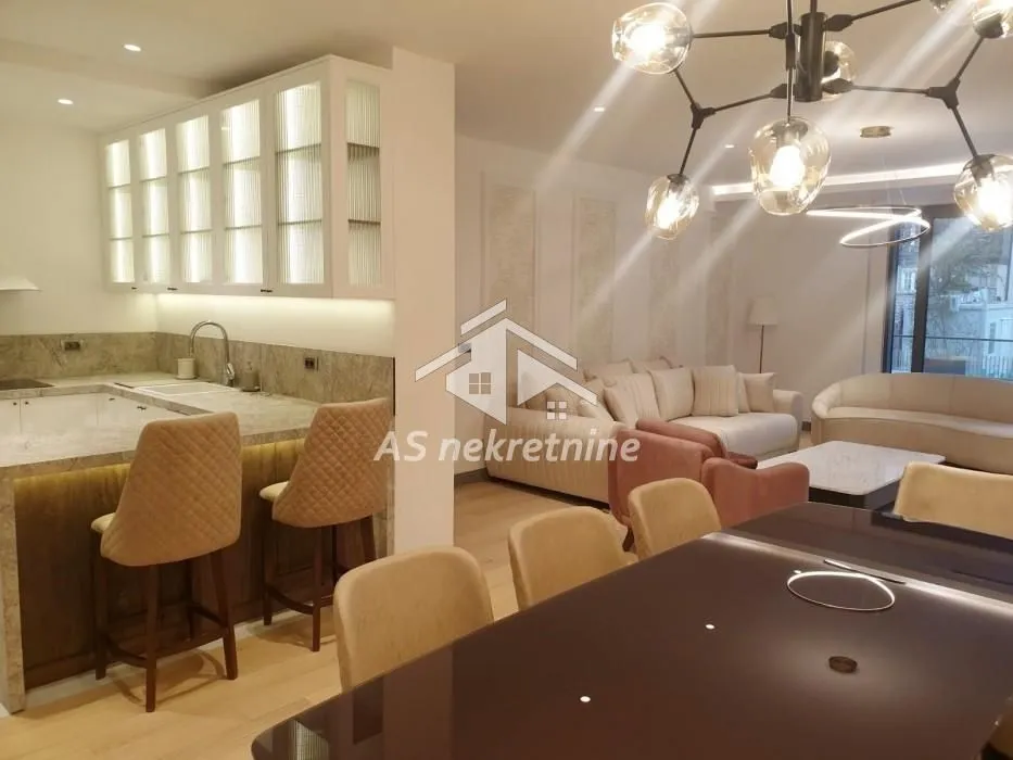 Izdavanje, dvosoban stan, 104m², Cvetni Trg, Vračar Sve Podlokacije