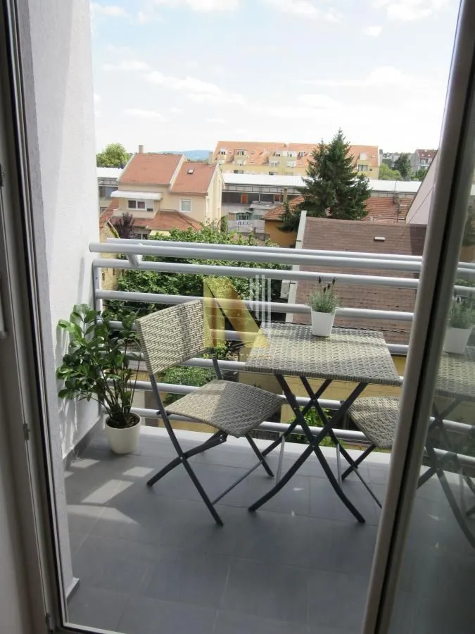 Izdavanje, dvosoban stan, 38m², Novi Sad, Srbija