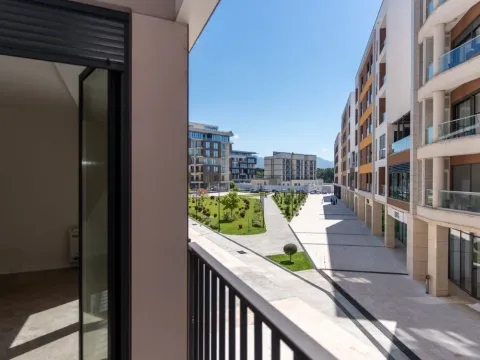 Izdavanje, dvosoban stan, 80m², Preko Morače, Podgorica - image 9