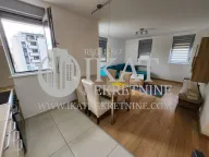 Izdavanje, dvosoban stan, 61m², Cvetkova Pijaca, Zvezdara Sve Podlokacije - image 1