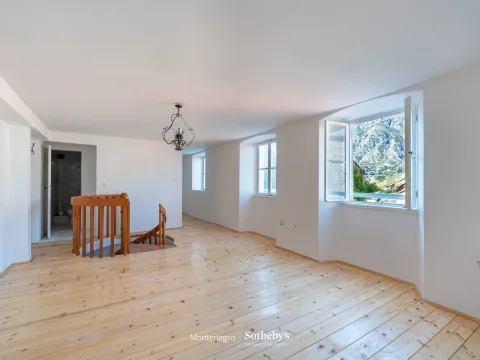 Sale, two bedroom apartment, 163m², Stari Grad Kotor, Kotor - image 6