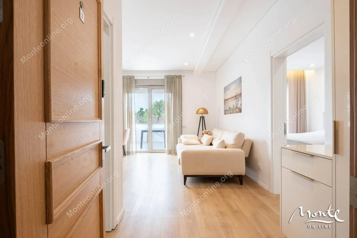 Prodaja, dvosoban stan, 90m², Tivat, Crna Gora