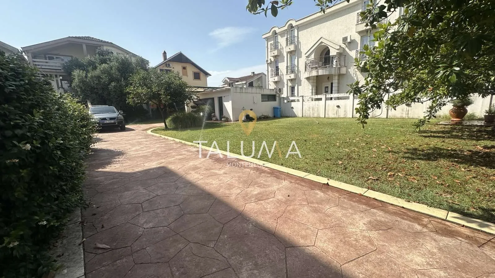 Sale, house, 405m², Stari Aerodrom, Podgorica