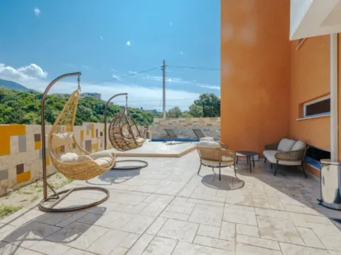 Izdavanje, kuća, 166m², Dobre Vode, Bar - image 13