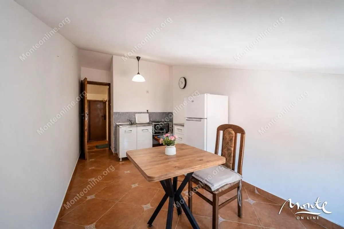 Sale, three bedroom apartment, 88m², Dobrota, Kotor