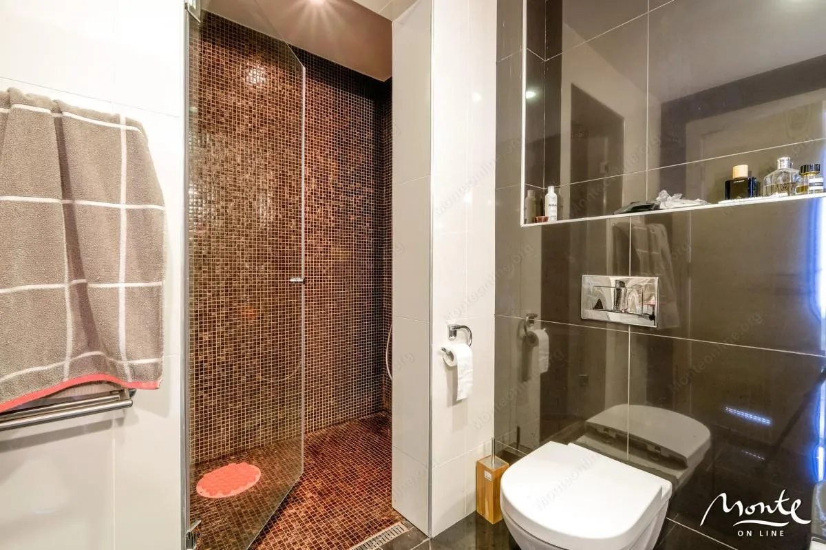 Prodaja, dvosoban stan, 68m², Kostanjica, Kotor