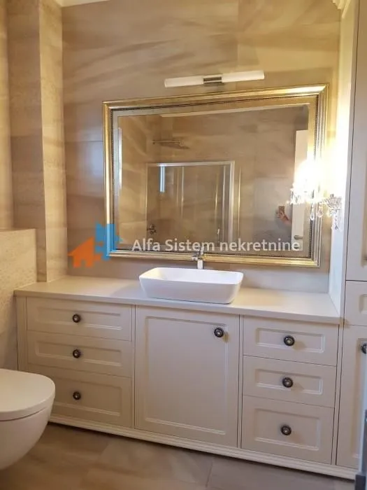 Izdavanje, stan, 215m², Savski Venac, Beograd