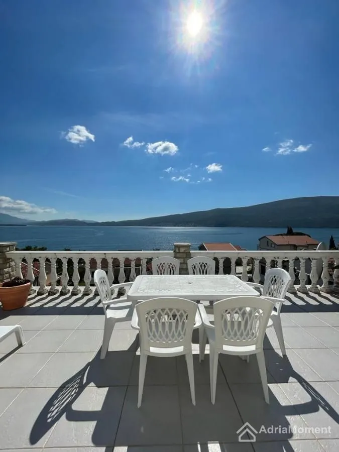 Prodaja, kuća, 350m², Baošići, Herceg Novi