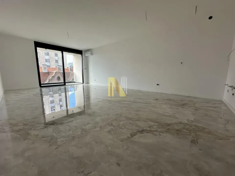 Izdavanje, poslovni prostor, 112m², Centar, Novi Sad