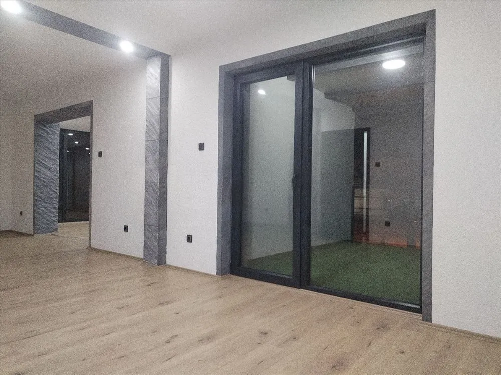 Rent, office space, 55m², Sremčica, Beograd