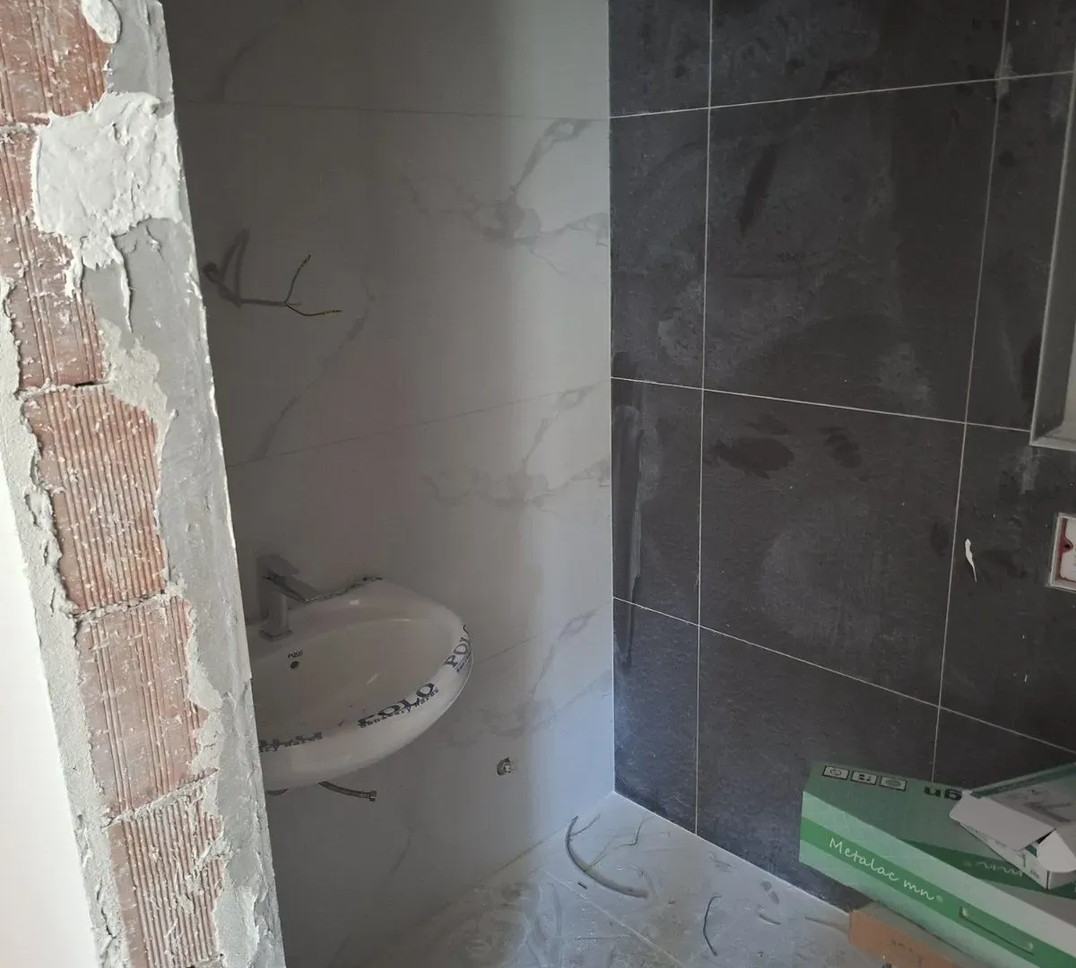 Prodaja, jednosoban stan, 56m², Lazi, Budva