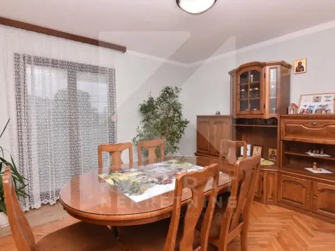 Izdavanje, trosoban stan, 120m², Zagorič, Podgorica - image 3